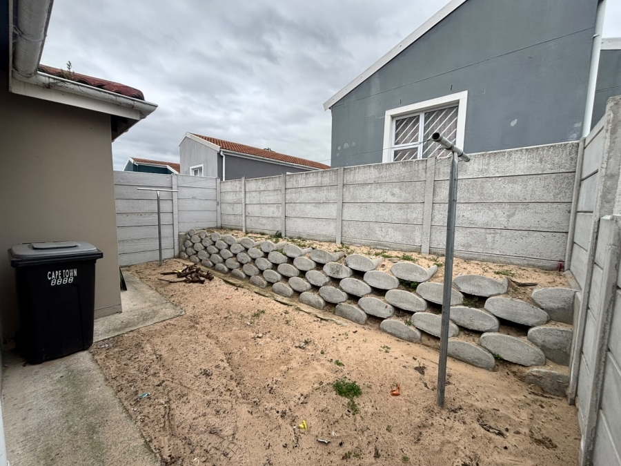 2 Bedroom Property for Sale in Devon Park Village Western Cape